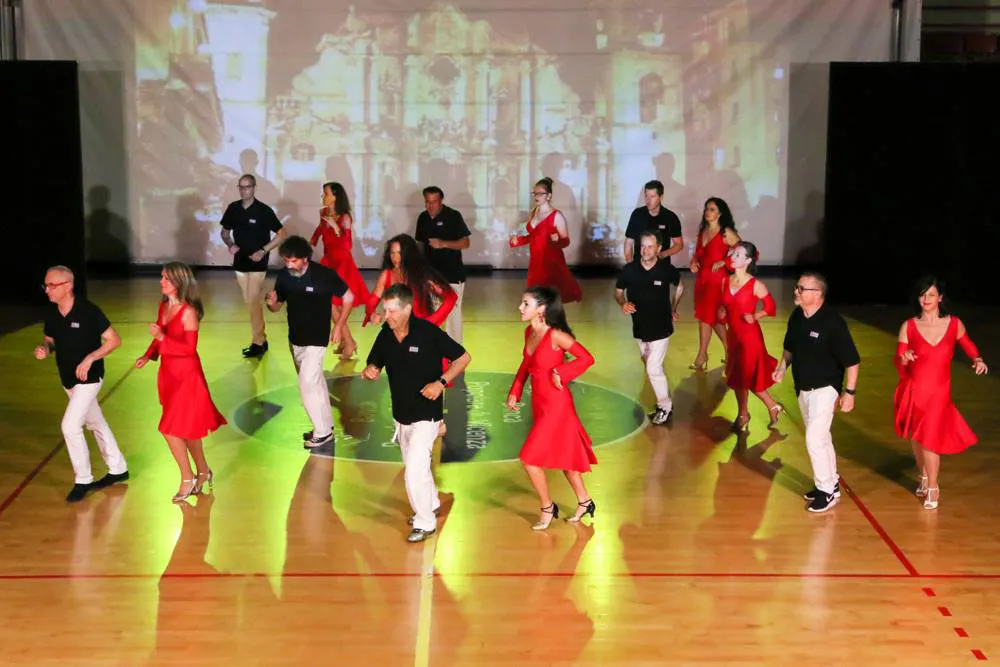 scuola-di-ballo-fuego-latino-notte-dei-saggi-00_risultato